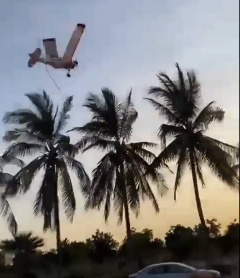 Casi de inmediato acudieron paramédicos de la Cruz Roja y de Protección Civil.