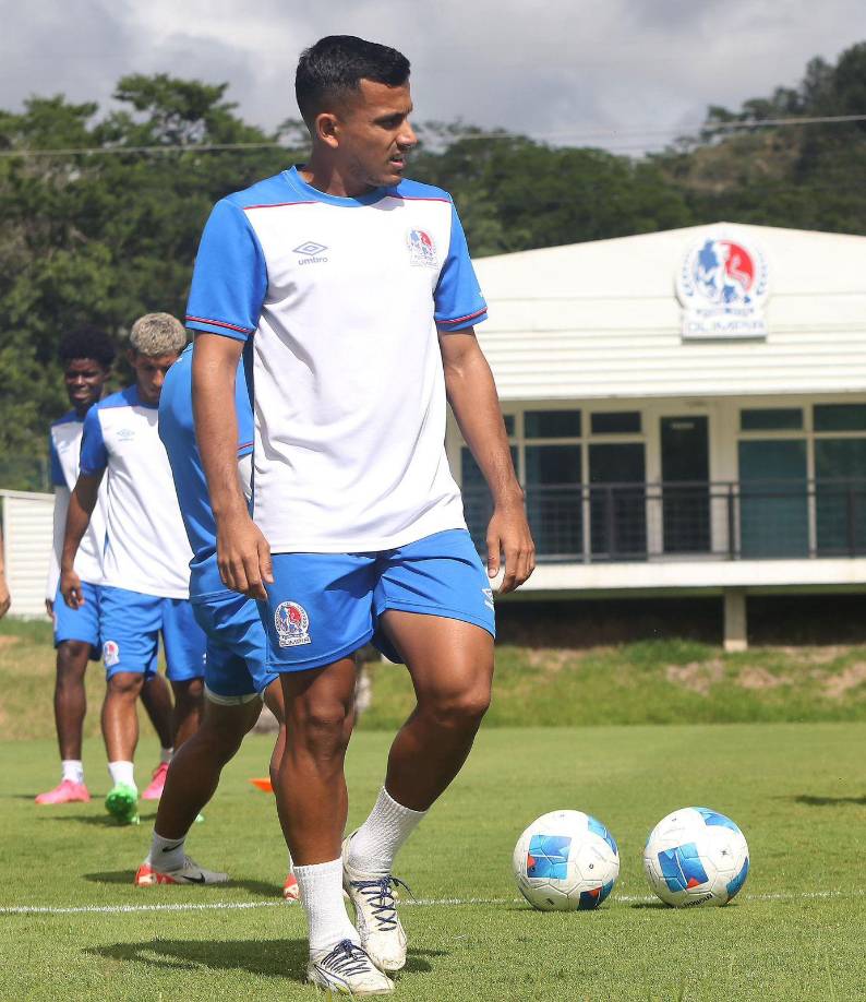 Volante: Edwin Rodríguez es otro de los titulares que tiene el Rey de Copas. Es pieza clave para Olimpia.