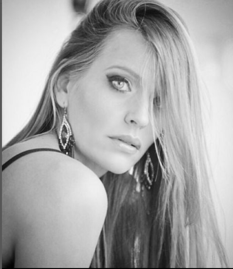 Camacho es conocida en el mundo del fútbol, y no solo porque jugara como delantera en los equipos femeninos del F. C. Barcelona y del Málaga, club que militó entre 2001 y 2012.