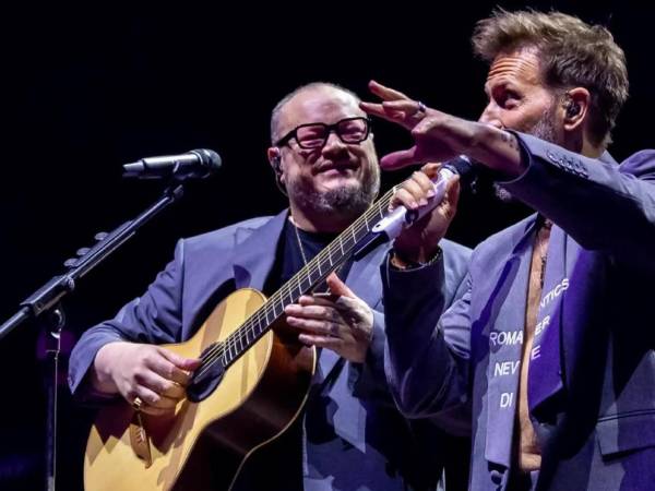Leonel García y Noel Schajris<b> </b>integran el dúo Sin Bandera.