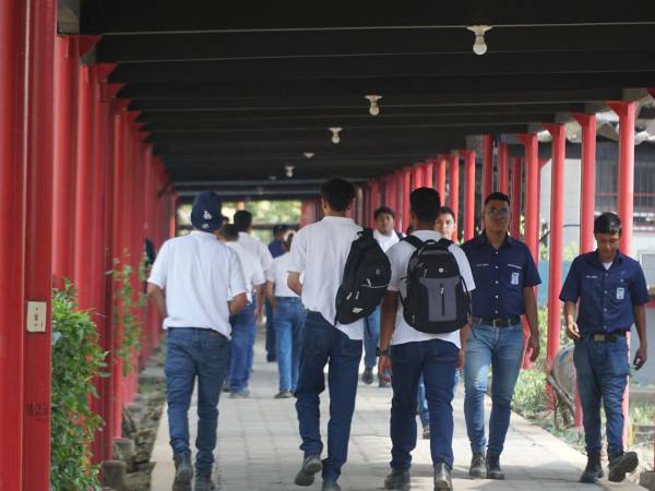 Estudiantes del Infop en San Pedro Sula.