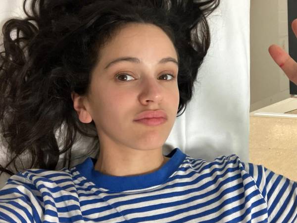 Tras el exitoso lanzamiento de su nuevo álbum el año pasado, Rosalía arrancó su gira mundial LUX Tour hace unos días en Francia, obteniendo también un gran recibimiento. De hecho, la cantante española fue captada en París muy feliz con su rumorada pareja Loli Bahia tras su triunfo en el escenario en Lyon.