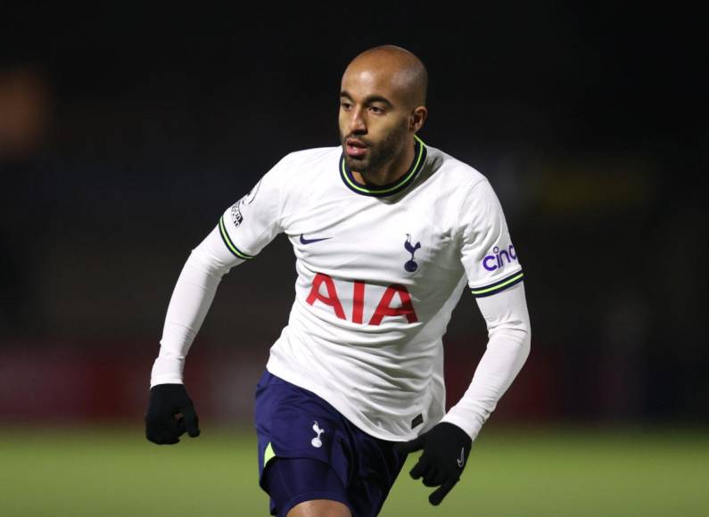 Lucas Moura - El Tottenham ha comunicado que el extremo brasileño abandonará la disciplina del club londinense al finalizar la presente campaña. Suma 38 goles en 219 partidos para los ‘Spurs’. Según informan, Moura fichará por el Al Nassr de Cristiano Ronaldo en Arabia Saudita.