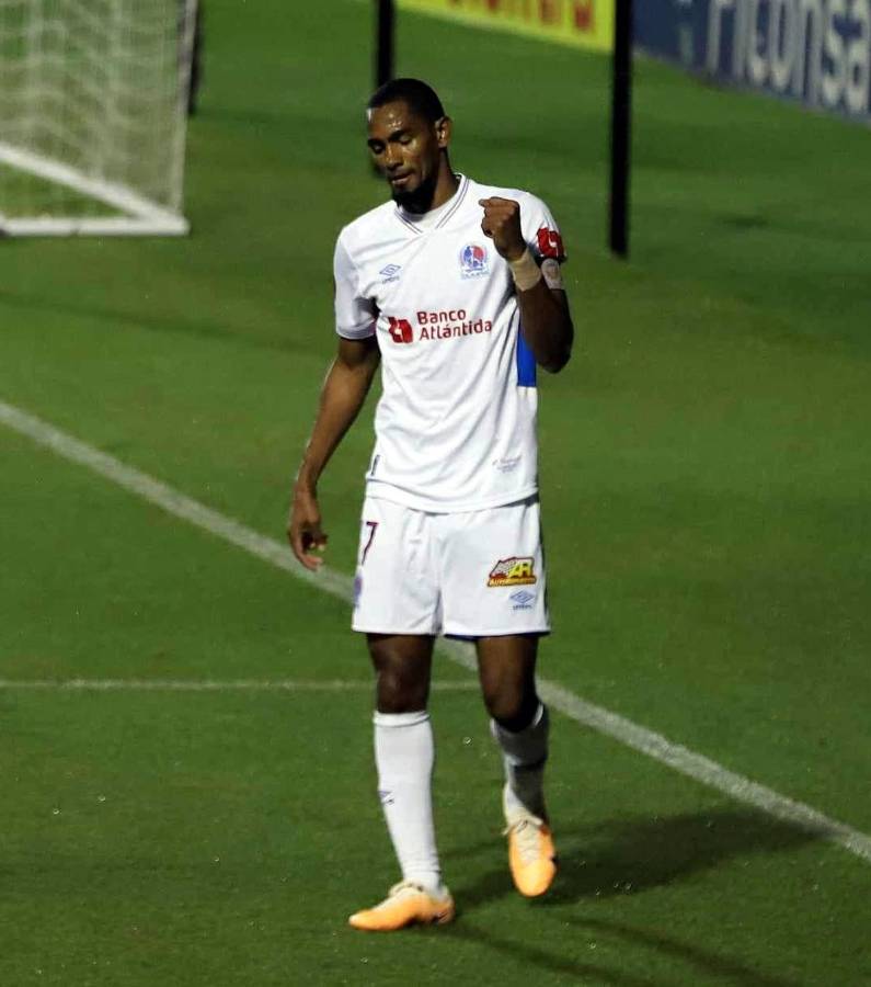 Jerry Bengtson cerró el triunfo del Olimpia con su gol en el último minuto del partido.