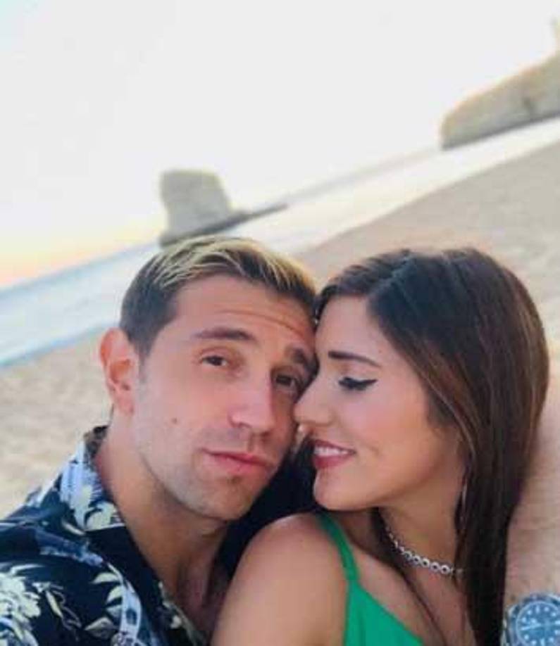 Dibu Martínez: El portero de Argentina tiene como esposa a la portuguesa Madinha Martínez. 