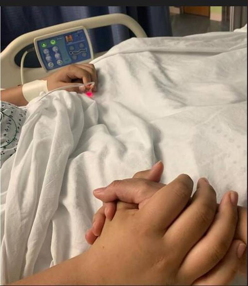 Josué era el mayor de los tres. Tenía 13 años al momento de su muerte, pero el 7 de marzo hubiera cumplido 14. “<i>Él Se robó el corazón de muchas personas, era muy atento. Si usted estaba comiendo, estaba tomándose una tacita de café, él decía: yo se la llevo a lavar”.</i>