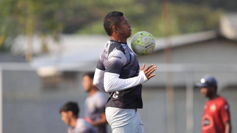El anotador del gol de Honduras en el Mundial de Brasil 2014 se mantiene activo a sus 41 años.