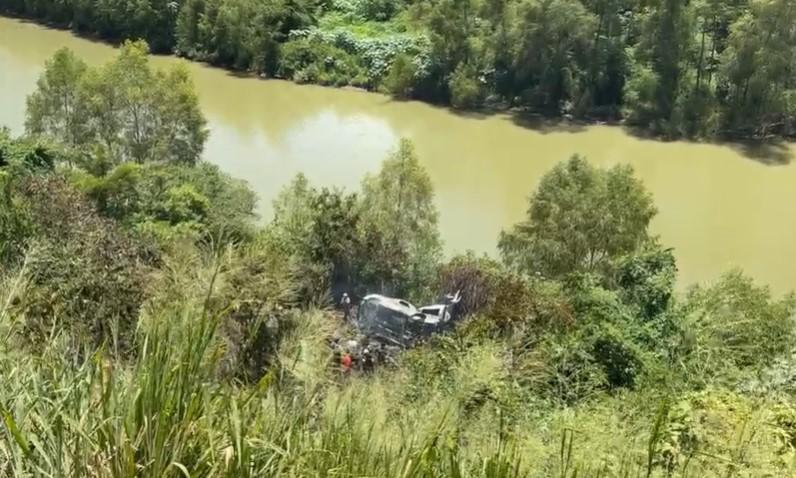 A conductor de rapidito lo buscaban en el río; no está muerto, se dio a la fuga