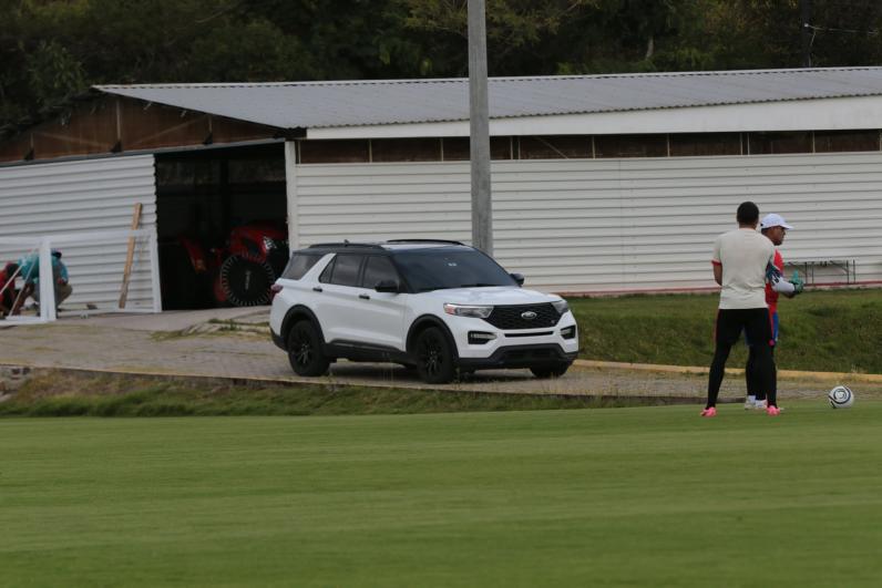 Alerta en Olimpia: Tres jugadores encienden las alarmas en entreno