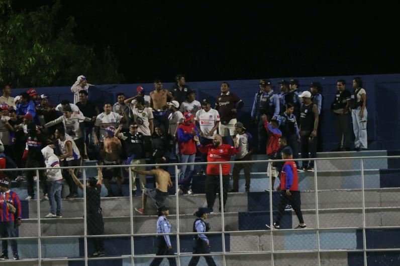 Olancho-Olimpia: Bronca y Bengtson se encara con hinchas; ¿qué pasó con Pinto?