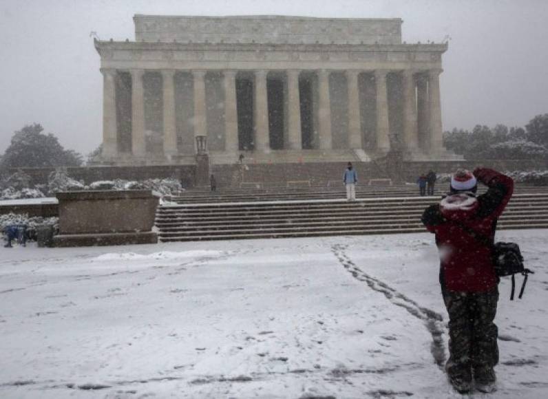 Las alertas por la tormenta de nieve afectaban en total a unos 29 millones de estadounidenses, indicó el NWS.
