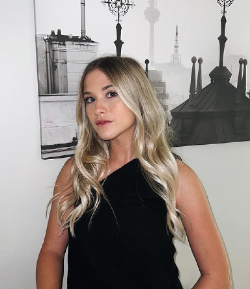 Calzetti cuenta con más de 850 mil seguidores en la mencionada red social y ahí presume de las vacaciones y de su cuerpazo.