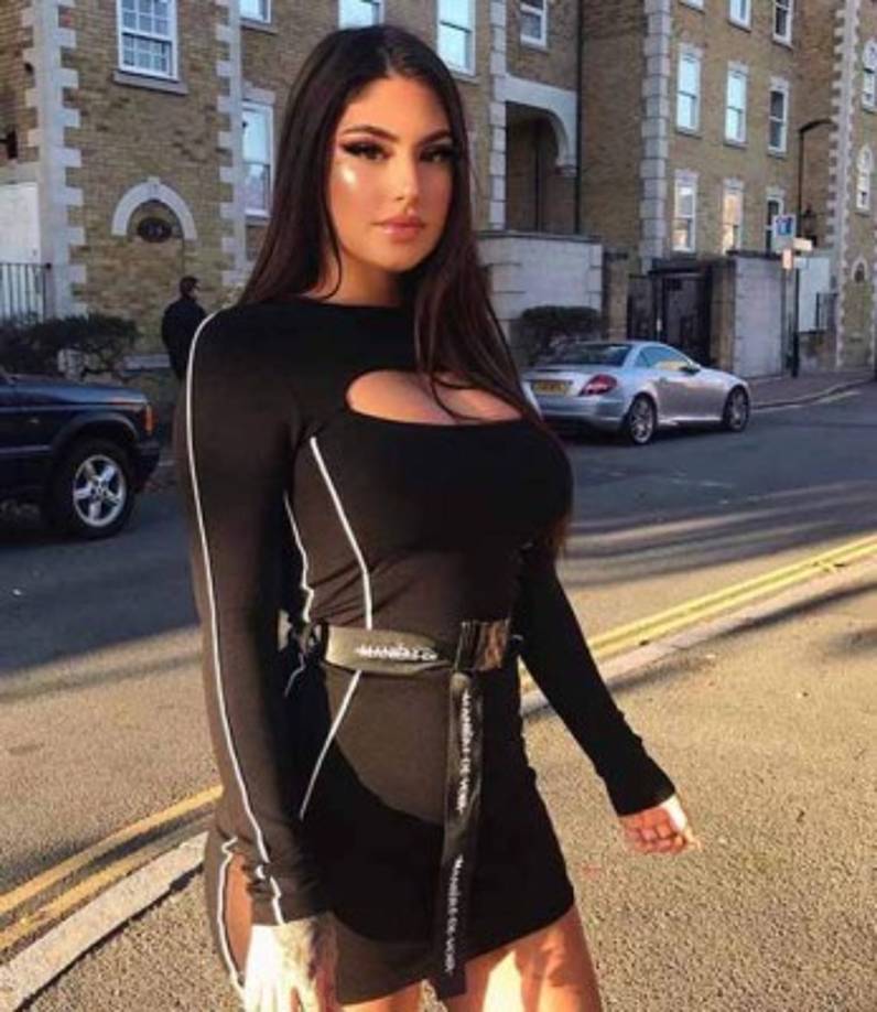 Estelle Morain dejó impresionado por su belleza al jugador inglés Clyne en la fiesta. Sin embargo, ella lo metió en problemas al informar la noche loca que se vivió en los festejos del jugador.