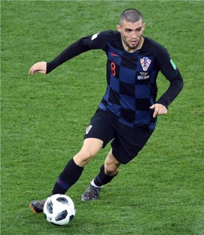 Según la Cadena Cope, al croata del Real Madrid, Mateo Kovacic, le ha salido un nuevo pretendiente. Esta vez se trataría de la Roma, que se une a la larga lista de equipos que estarían encantados de fichar al croata. Juventus y Manchester United también le tienen en su agenda.