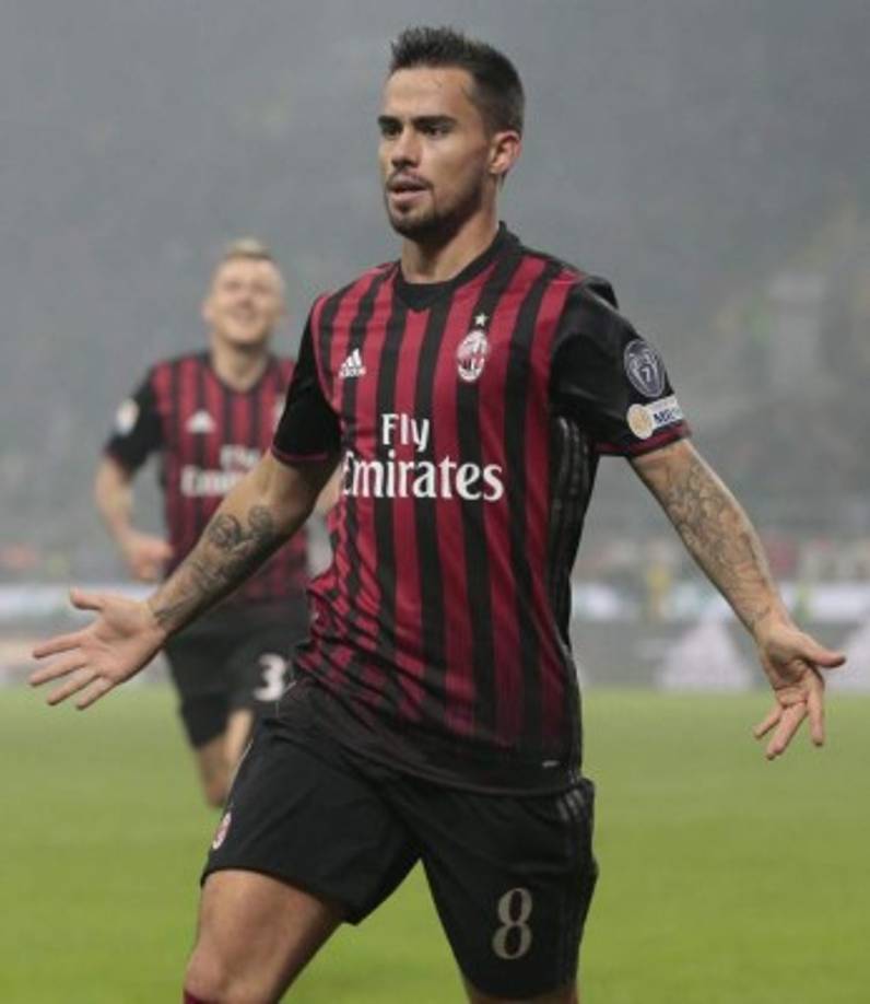 La cláusula de rescisión de Suso preocupa y mucho en el Milán. La Gazzetta dello Sport explica que los 38 millones son muy poco por un jugador de su calidad y que desde Inglaterra Arsernal y Liverpool ya han mostrado interés, así como algún equipo de Italia y de España que no especifica. Foto EFE