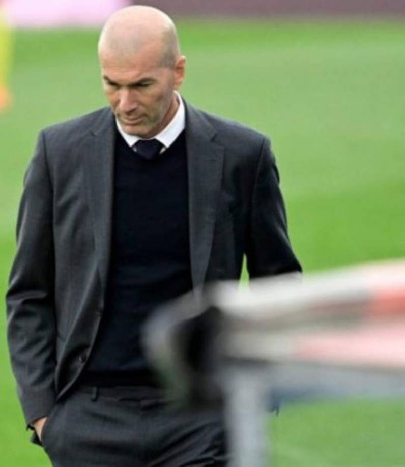 Medios internacionales señalan que Zinedine Zidane está cerca de convertirse en nuevo seleccionador de Francia. Llegaría a reemplazar a Didier Deschamps luego del fracaso del equipo francés en la Euro. Foto AFP.