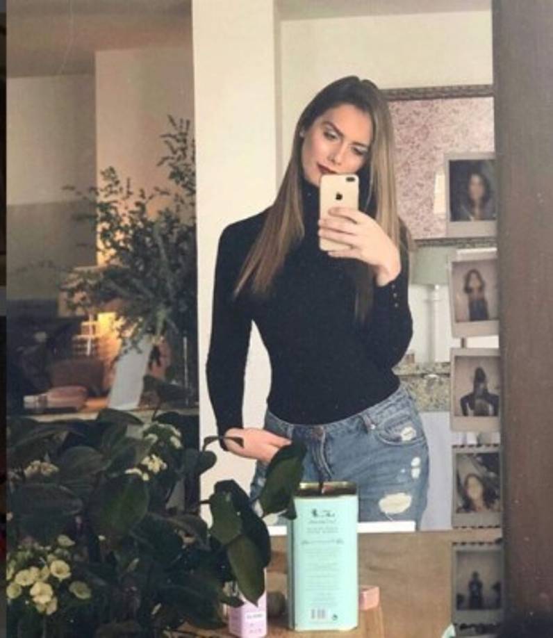 No es la primera vez que una mujer trans participa en una competencia de belleza femenina. En 2012 Jenna Talackova, Miss Vancouver 2012, participó en Miss Canada abriendo espacios que antes las 'trans' tenían cerrados.