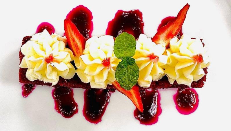 “Reina Red Velvet”