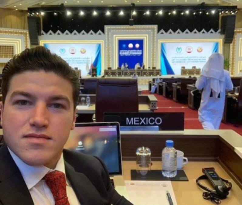 El político de Nuevo León, que fue a representar a México a una cumbre sobre el cambio climático, fue 'trendic topic' en redes tras las imágenes en las que sale turisteando.