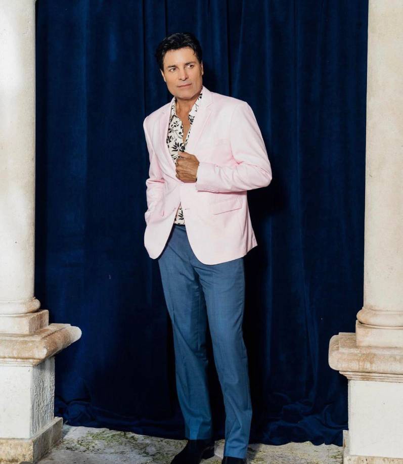 “La idea de lanzar un álbum completo surgió durante la pandemia. Quería hacer un trabajo cuidadoso”, recordó Chayanne, quien, a pesar de haber lanzado canciones en el pasado, no había lanzado un álbum en nueve años.