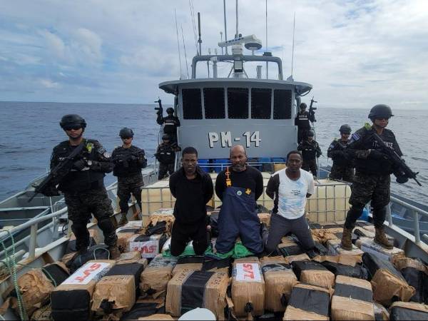Este es el segundo cargamento de droga localizado este fin de semana en aguas del Pacífico salvadoreño.