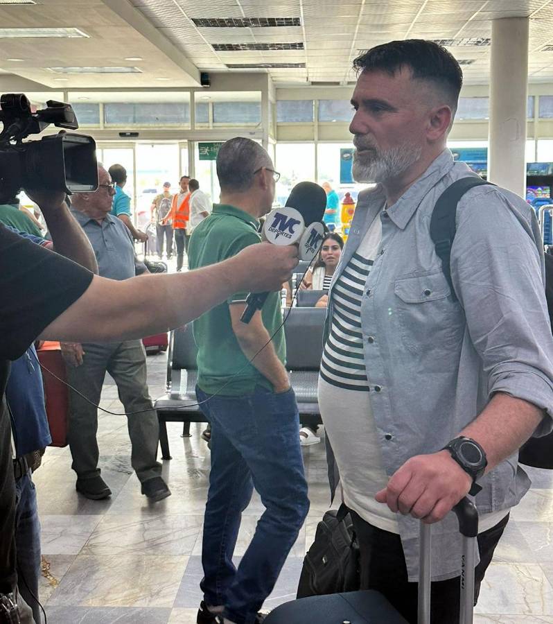 El entrenador uruguayo buscará el ascenso con el Tiburón.
