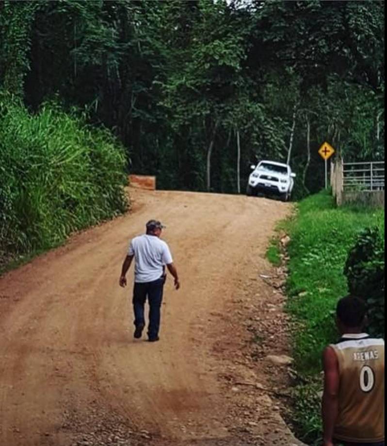 ”Que le hagan las pruebas y verán que no hay residuos de pólvora, Julio no andaba armado”, contó Edgardo Castro, quien llegó al velorio del infortunado hombre.