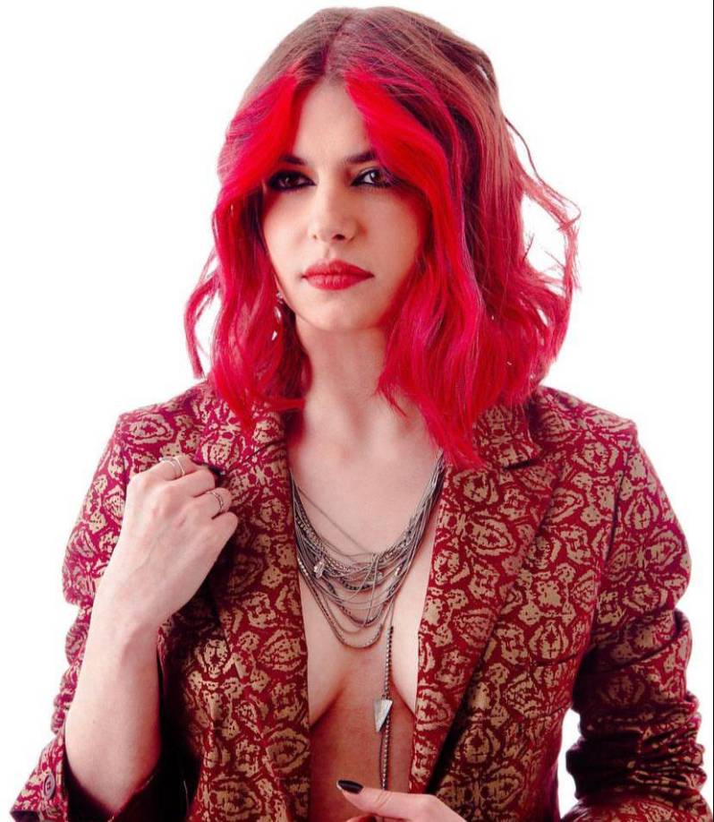 Daniela Aedo Santana nació el 12 de febrero de 1995 en la Ciudad de México, donde tuvo una infancia bastante normal junto a su familia hasta que demostró un gran talento al estar frente a una cámara.