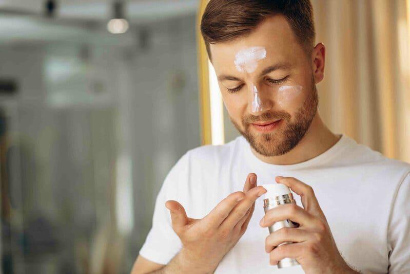 Consejos para reducir la cara cansada en hombres
