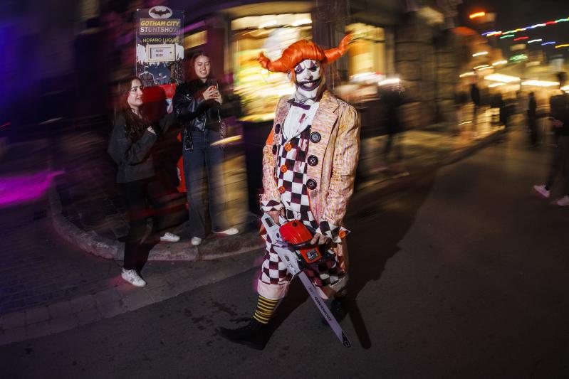 Se acerca Halloween, una famosa celebración que parece un simple espectáculo ambientado en personajes de terror y un juego de “truco o trato”. Pero en realidad Halloween hunde sus raíces en lo más profundo de una tradición ancestral.