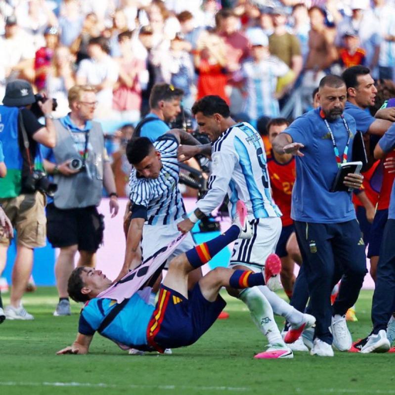 FIFA no tuvo piedad e impone severos castigos a Argentina y Leandro Paredes