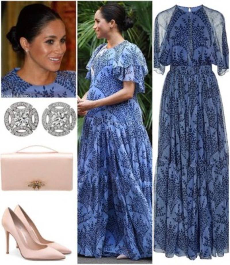 Para la reunión con el rey Mohammed VI, Meghan Markle usó un vestido personalizado de Carolina Herrera que combinó con unos zapatos en color nude de Gianvito Rossi con un clutch Dior a juego y aretes de Cartier.