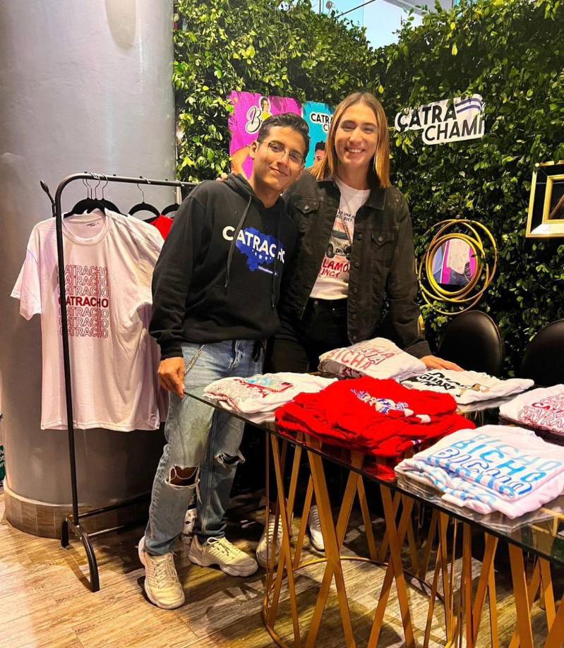 ”Al terminar nuestra relación, no significa que que haya rencor entre nosostros, al contrario esta será una etapa de aprendizaje y también de muchos cambios en nuestra vida, somos muy jóvenes y sabmos que la vida tiene muchas cosas grandes para ambos”, continuó López.