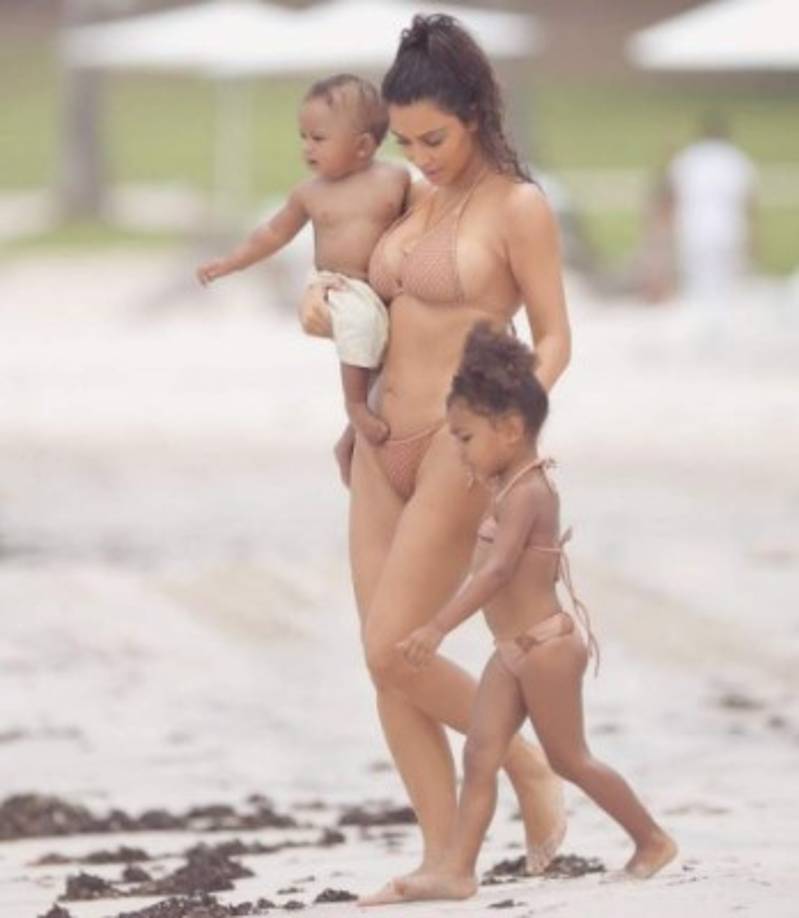 Kim Kardashian y sus hijos, Saint y North.