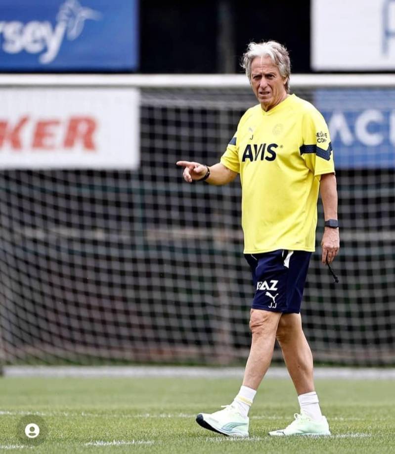 El portugués Jorge Jesus es el entrenador del Fenerbahce, club que tiene en la mira a Alberth Elis.