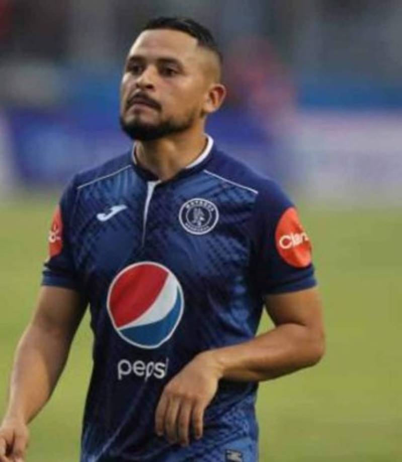 Omar Elvir: El lateral izquierdo finalizó su contrato con Motagua, en el club azul esperan llegar a un acuerdo con el futbolista. El propio jugador reveló que no tendría problemas en llegar al Olimpia.