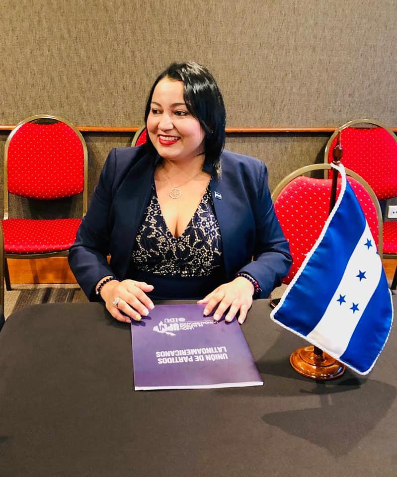 ¿Quién es la diputada hondureña acusada de fraude? Lanzó un botellazo a Luis Redondo