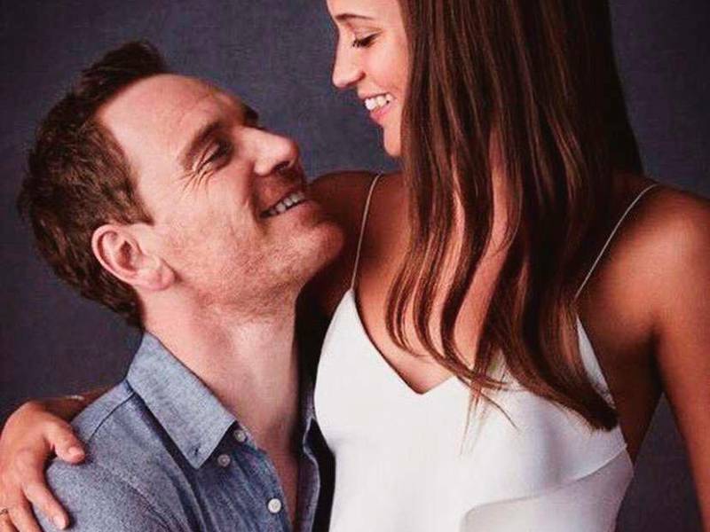 La joven es 12 añosmenor que la estrella de cine.