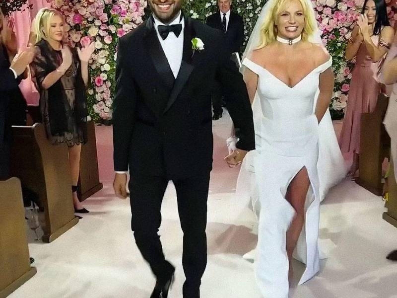 La cantante Britney Spears se ha visto envuelta en muchas polémicas, sin embargo, esta primavera fue noticia por celebrar su matrimonio con el actor Sam Asghari.