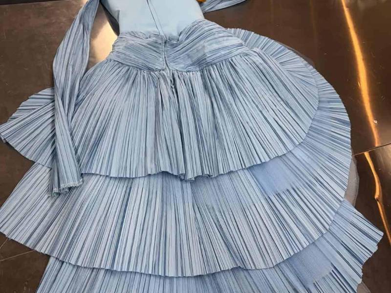 Foto compartida por el diseñador domincano del vestido usado por Gaga durante el show.