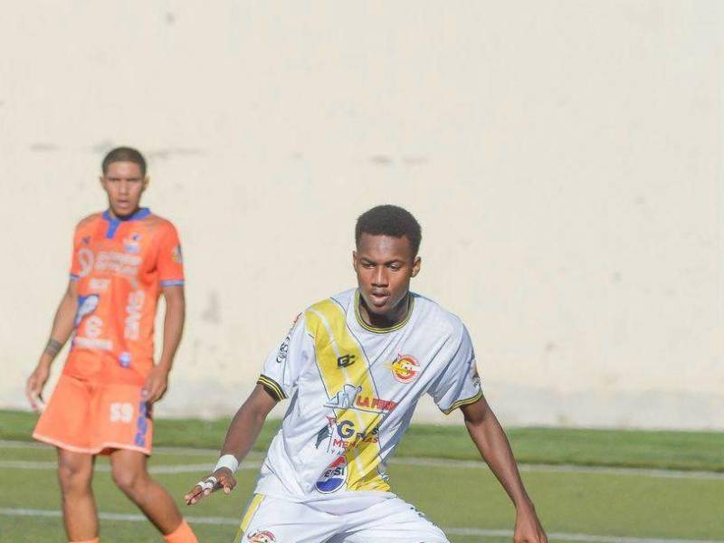 Stedman Pérez durante uno de sus juegos con Génesis en el Torneo de Reservas.