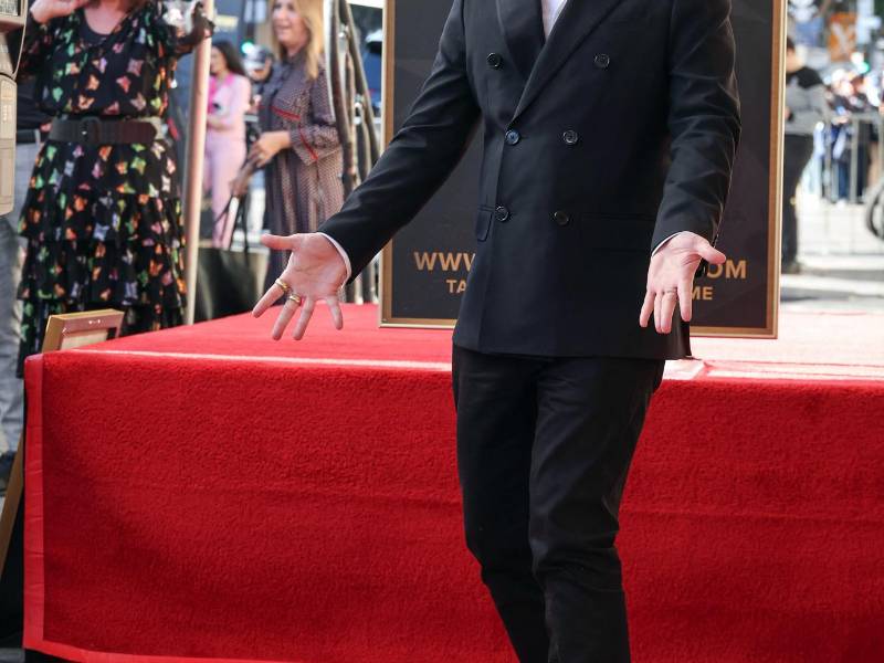 Macaulay Culkin, recordado por la película ‘Home Alone’ (Mi pobre angelito), recibió este viernes 1 de diciembre su estrella en el Paseo de la Fama de Hollywood, con emotivos reencuentros.