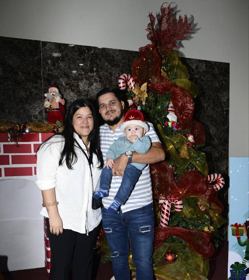 Escuela Little Feet &amp; Big Step resalta con su show navideño