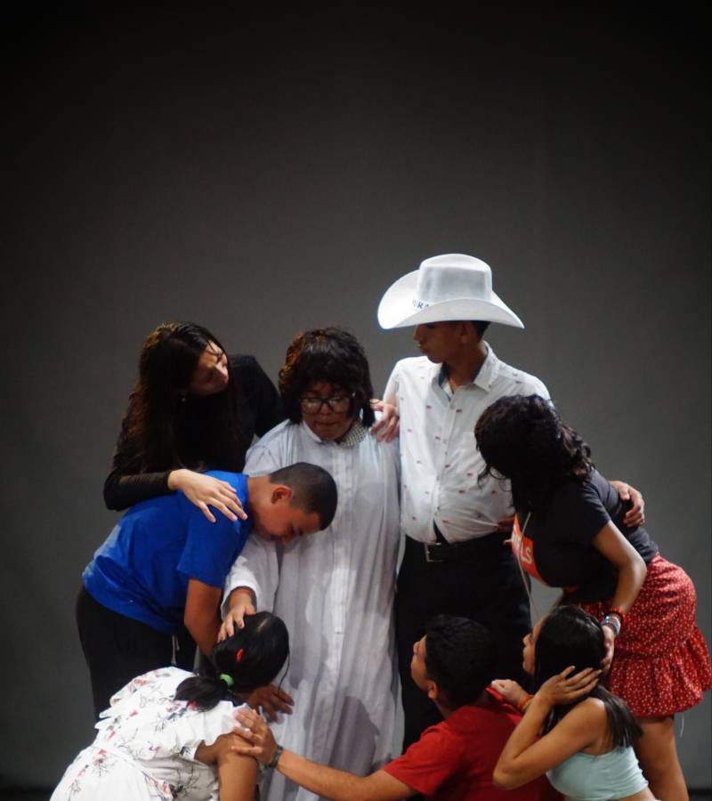 Teatro La Fragua y el Centro Educativo Gabino Vásquez Argueta se unen para el rescate de los valores y tradiciones