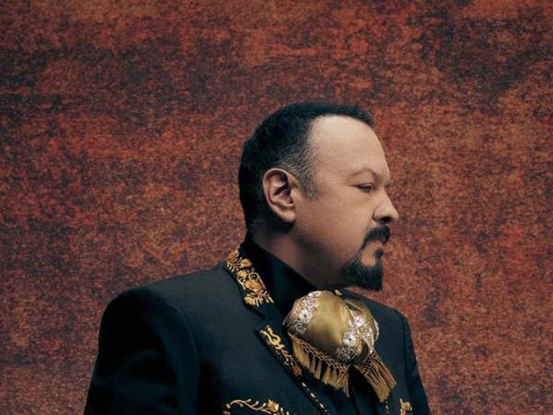 Fotografía promocional cedida por French Toast Agency donde aparece el artista mexicoestadounidense Pepe Aguilar, quien vive en Texas (Estados Unidos).