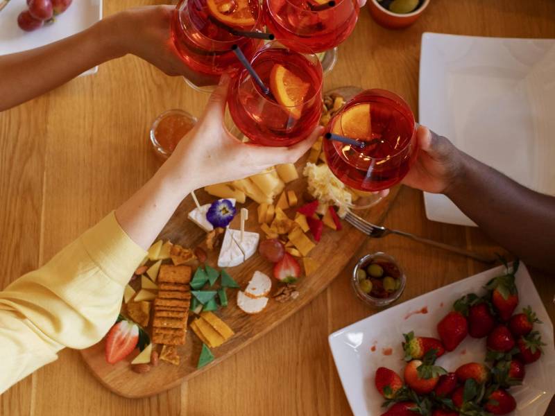 Tenga cuidado de no excederse con los bocadillos.