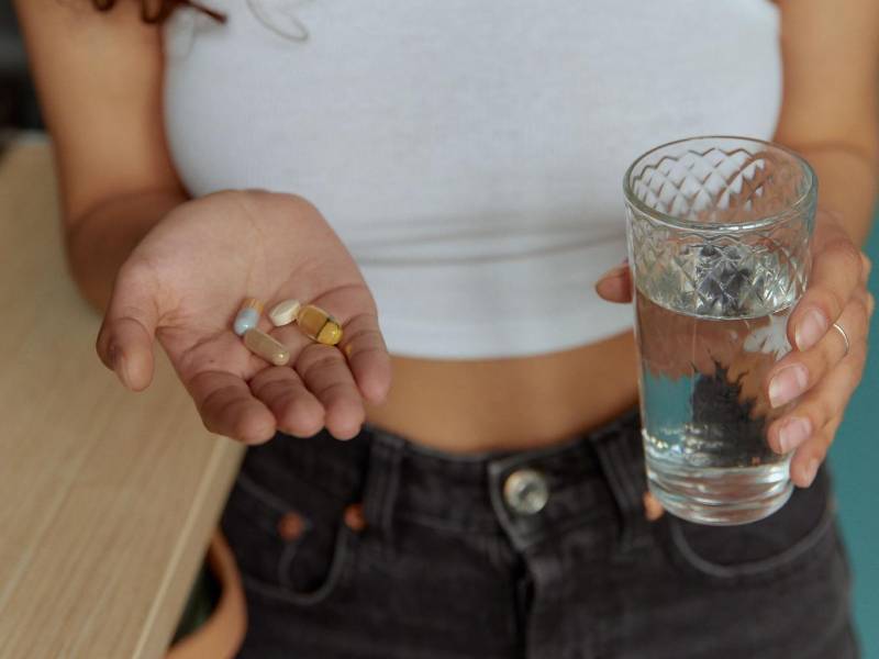 El hierro, la vitamina D, la B12 o el zinc pueden requerir suplementación cuando existe una carencia o riesgo de déficit.
