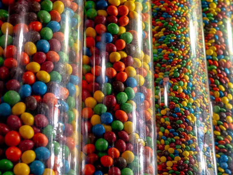 Empresas de dulces fabrican muchos de los productos con colorantes sintéticos, como M&amp;M’s.
