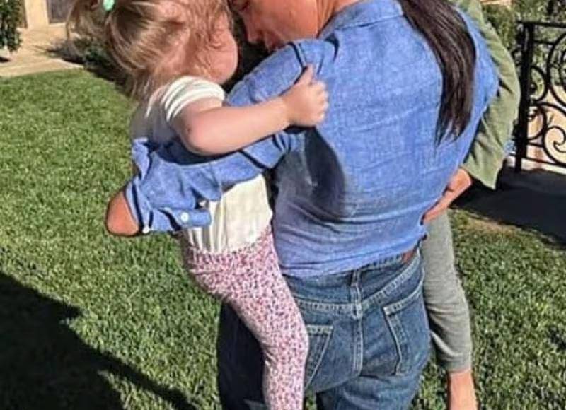  Ahora se ha cuestionado también si Meghan Markle y sus hijos serían despojados de sus títulos reales, el abogado Alphonse Proviziano declaró para Newsweek, que el procedimiento no es tan sencillo como parece.