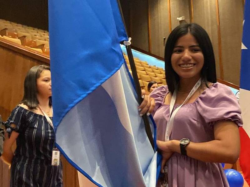 Libni Saraí Boves Mendoza representó a Honduras en el Congreso Latinoamericano de Estudiantes de Ingeniería Química desarrollado en Ecuador, en donde obtuvo la presidencia.